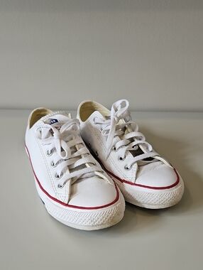 Converse White Leather Sneakers with Red Trim - Classic Low Top - Womens Size 7